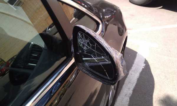 Минусинец вырвал зеркало чужой машины, обидевшись на нее