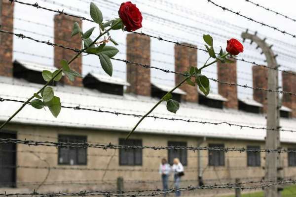 В Минусинске работники соцзащиты посетили узников концлагерей