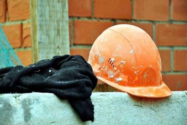 В Норильске монтажник металлургического завода упал с 20-метровой высоты