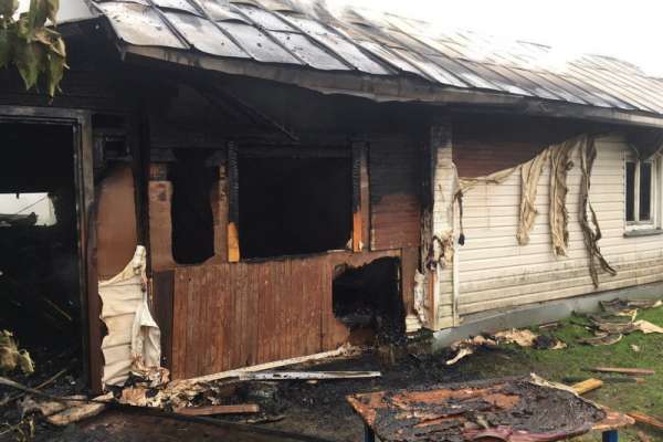 В Минусинском районе горели постройки в двух усадьбах