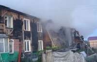 В Лесосибирске пожарные спасли 19 человек из горящего дома
