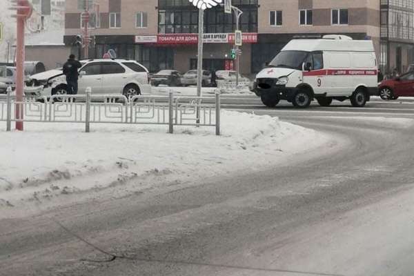 В Хакасии в ДТП попала машина скорой, в которой везли роженицу