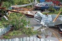Сильный ураган в Боготоле унёс жизнь человека и повредил более 30 автомобилей