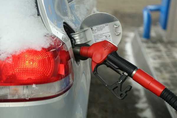Цена литра бензина вырастет на полтора рубля