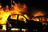 В Минусинске сгорел автомобиль, еще шесть успели спасти