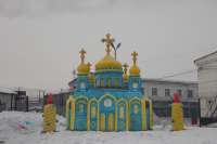 В Кузбассе заключённые колонии построили Храм Христа Спасителя из снега
