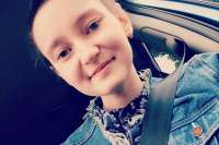 Девочка-подросток из Красноярска борется с раком онлайн