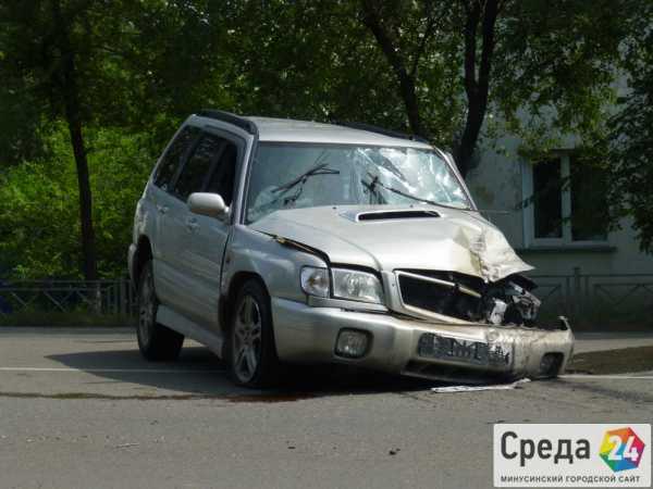 В центре Минусинска столкнулись три машины (фото)