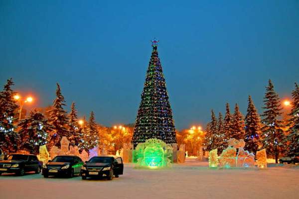 Коновалов отменил главную уличную новогоднюю елку Хакасии