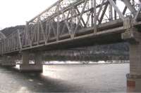 В Черемушках закрывают единственный мост