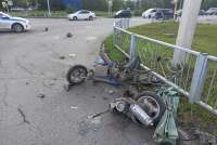 В Саяногорске по вине водителя джипа серьёзно травмирован мотоциклист