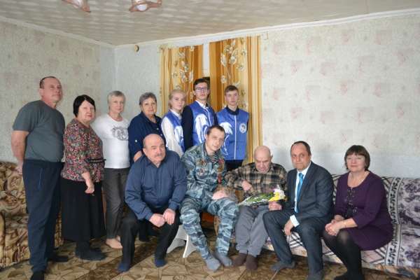 В Минусинском районе поздравили ветерана ВОВ
