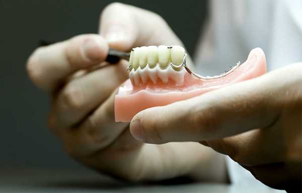 Минусинцы могут рассчитывать на бесплатные зубные протезы