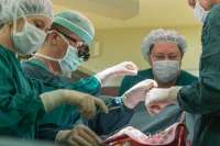 В Красноярске врачи прооперировали молодую пациентку с огромной опухолью сердца