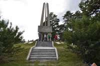 В Минусинском районе волонтеры привели в порядок памятник жителям заброшенной деревни