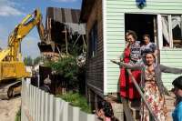 В Хакасии цыган принуждают сносить дома