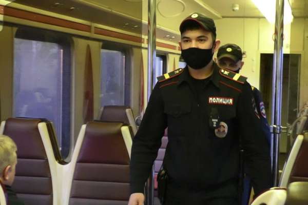 Работник поезда «Москва-Абакан» присвоил чужой телефон