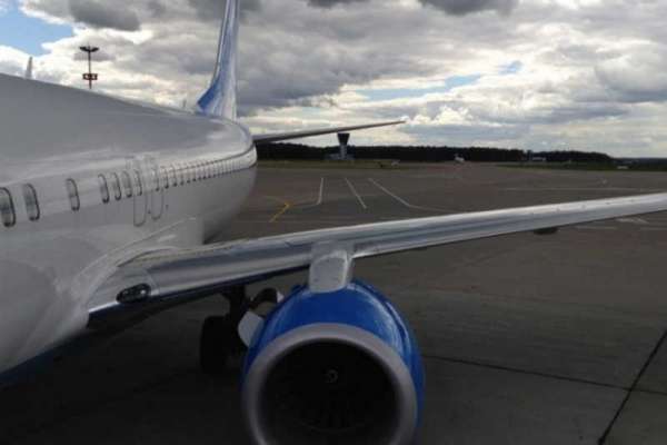 Самолет из Красноярска экстренно сел в Нижневартовске