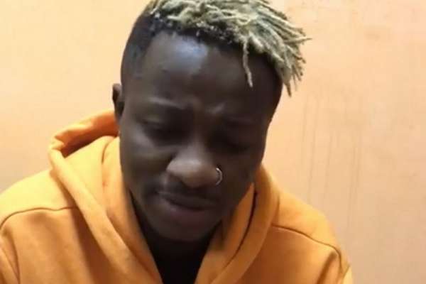 Из Красноярска депортируют африканского певца