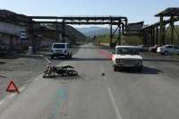 В Черногорске беспечный водитель мопеда получил в ДТП серьезные  травмы