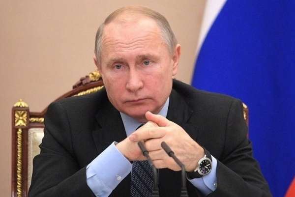Владимир Путин: «Борьба с эпидемией ещё далеко не закончена»