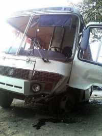 В Абакане несколько человек вылетели из окон автобуса в результате ДТП