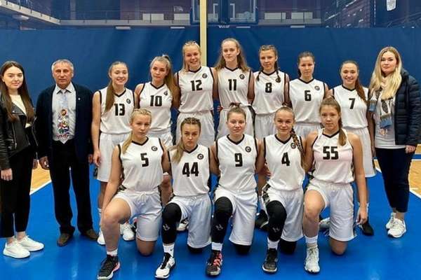 Черногорские баскетболистки представляют Хакасию в финале первенства России по баскетболу