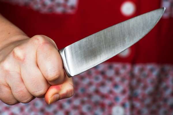 В Хакасии женщина зарезала мужа за угрозу лишить ее детей