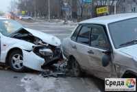 В Минусинске таксист зря не уступил дорогу водителю 