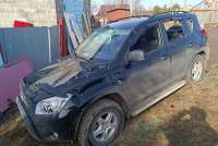 Житель Красноярского края избил соперника и лопатой разбил его машину