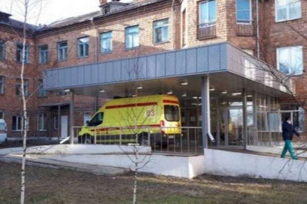 За 10 дней новогодних каникул в больницу Минусинска обратились более 900 человек