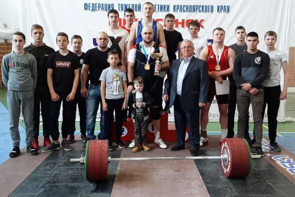 Минусинские тяжелоатлеты стали первыми на краевом чемпионате