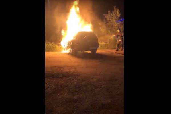 В Абакане сгорела иномарка: дознаватели выясняют причину возгорания