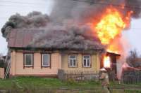 В Курагино горел двухквартирный дом