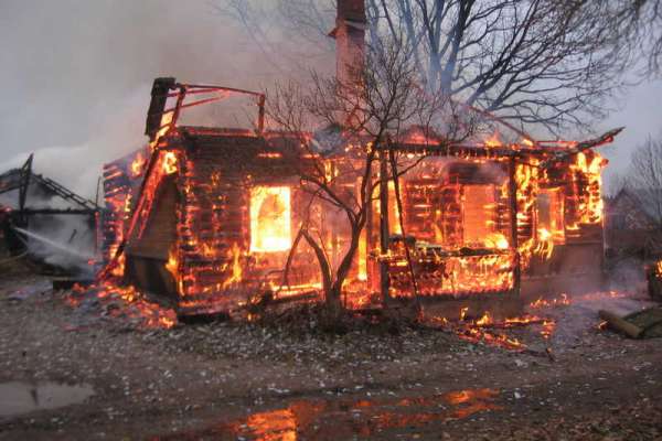 В Краснотуранском районе сгорел дом