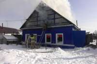 В Минусинске во время пожара в частном доме пострадал человек