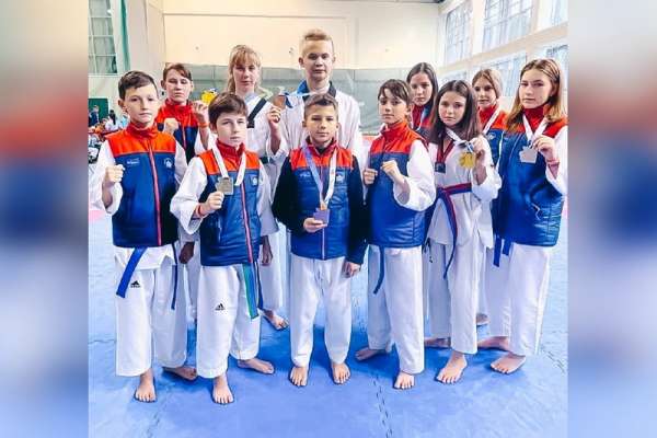 Юные минусинские тхэквондисты привезли из Красноярска 20 медалей