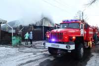 В Хакасии выходные отметились чертовой дюжиной пожаров: горели дома, бани и машины