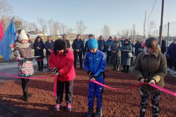 В Каратузском открыли новую спортплощадку