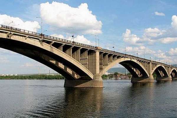 В Красноярске остановили очередного прыгуна с моста