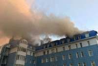 В столице Хакасии в многоквартирном доме загорелся утеплитель крыши