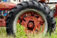 В Хакасии 4-летнего ребенка придавило колесом от трактора