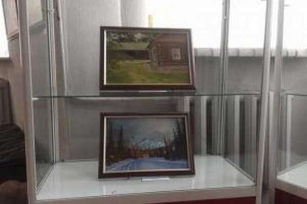 В Ермаковском открылась выставка минусинского художника
