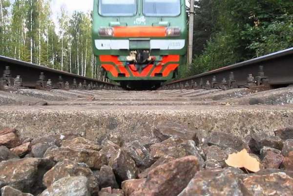 В Красноярском крае две девушки кинулись под поезд