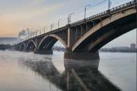 В Красноярске пара спасла минусинца, который пытался прыгнуть с моста