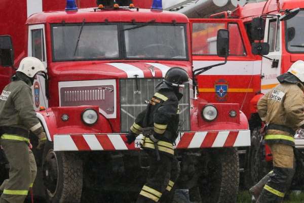 В хакасском селе добровольцы потушили вспыхнувший автомобиль