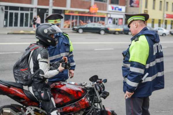 В Красноярском крае проверяют мотоциклистов