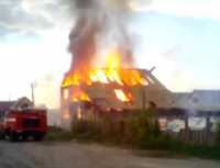 В Минусинске из-за бомжа сгорел недостроенный дом