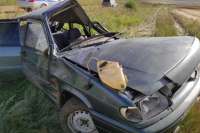 В Хакасии пьяный водитель пытался скрыться на машине и перевернулся