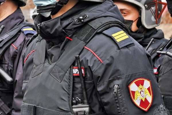 В Хакасии гвардейцы задержали вооруженного грабителя